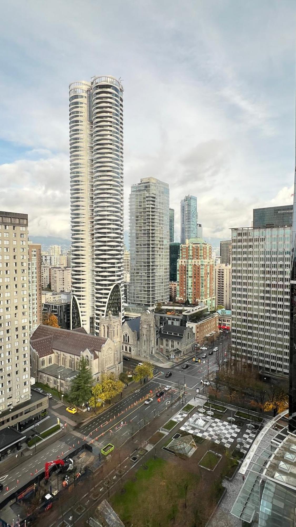 Stunning Skyline Views In A Cozy And Stylish Abode Lägenhet Vancouver Exteriör bild