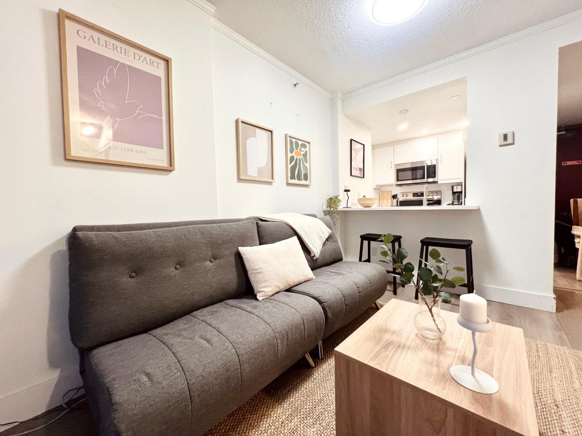 Stunning Skyline Views In A Cozy And Stylish Abode Lägenhet Vancouver Exteriör bild