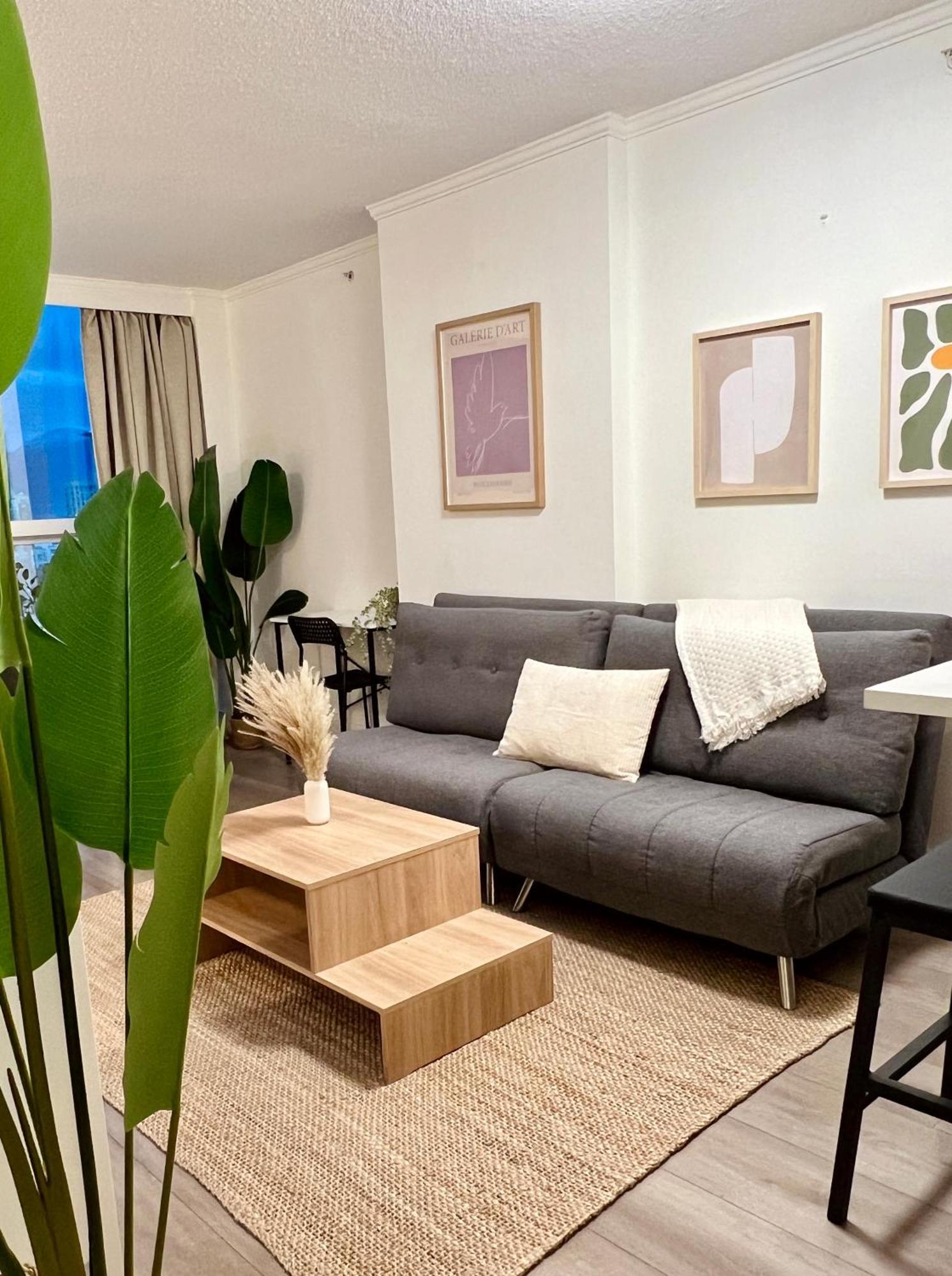 Stunning Skyline Views In A Cozy And Stylish Abode Lägenhet Vancouver Exteriör bild
